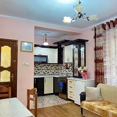 Roeli'S Guest House Pogradec Esterno foto