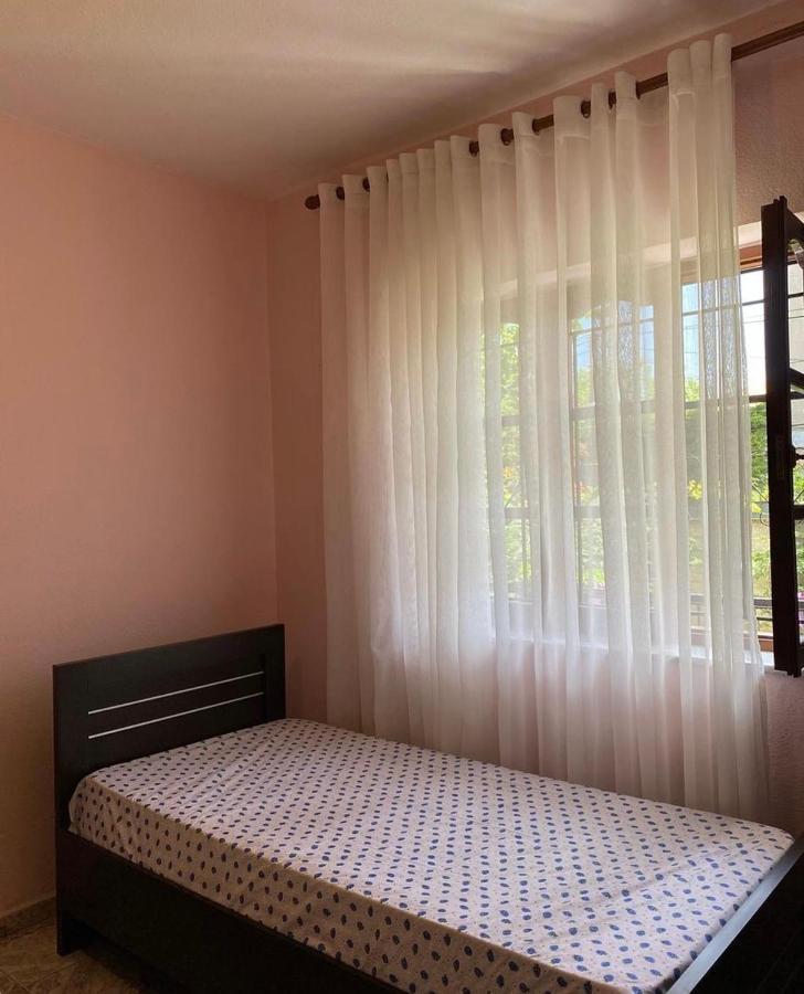 Roeli'S Guest House Pogradec Esterno foto