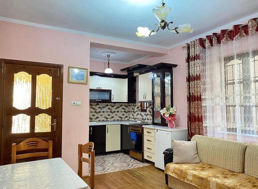 Roeli'S Guest House Pogradec Esterno foto
