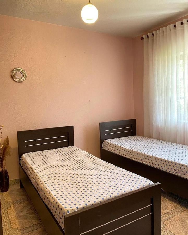 Roeli'S Guest House Pogradec Esterno foto